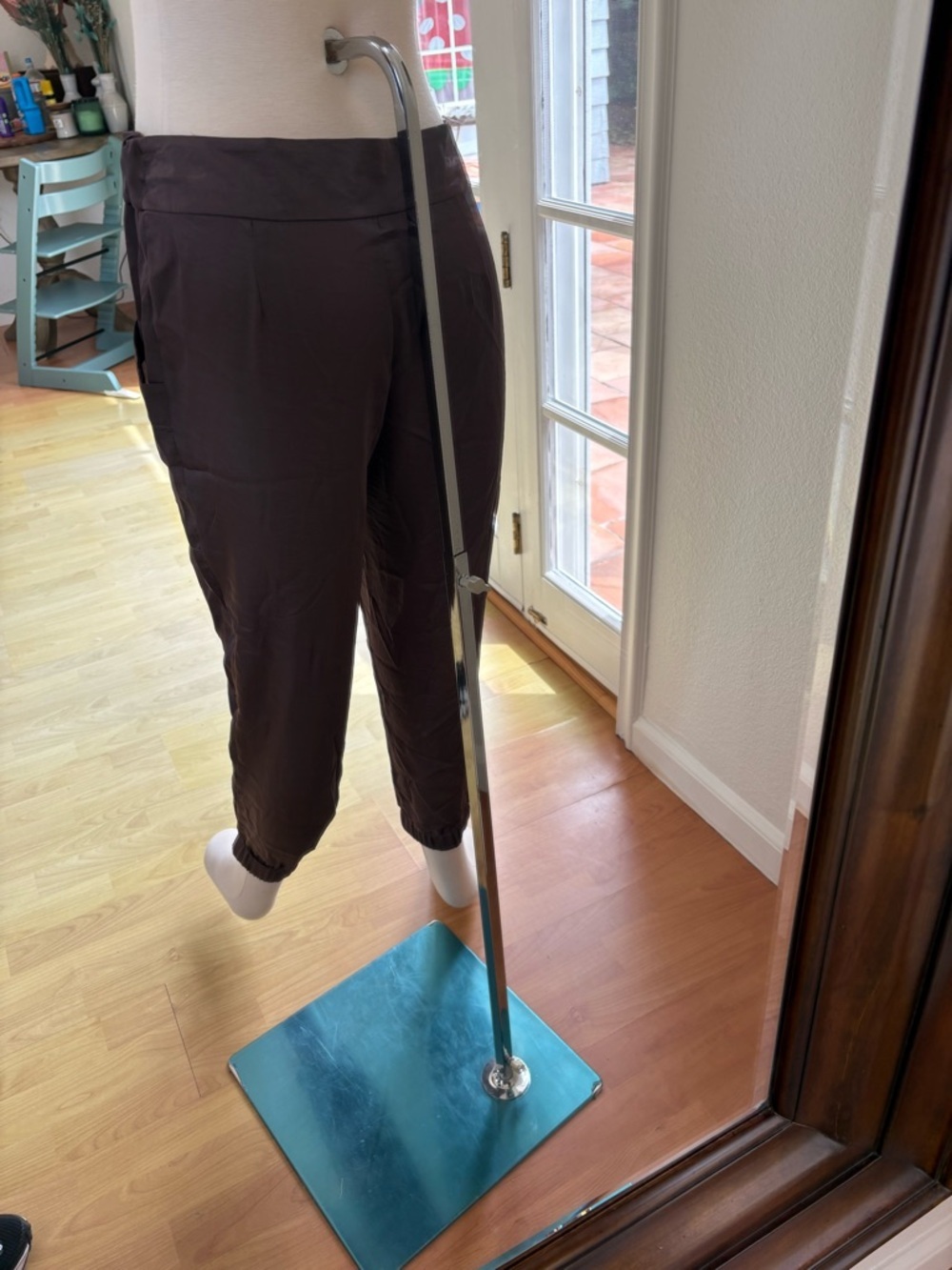 Relaxed Silk Tie-Waist Women’s Pants in Charcoal - Picture 5 of 5